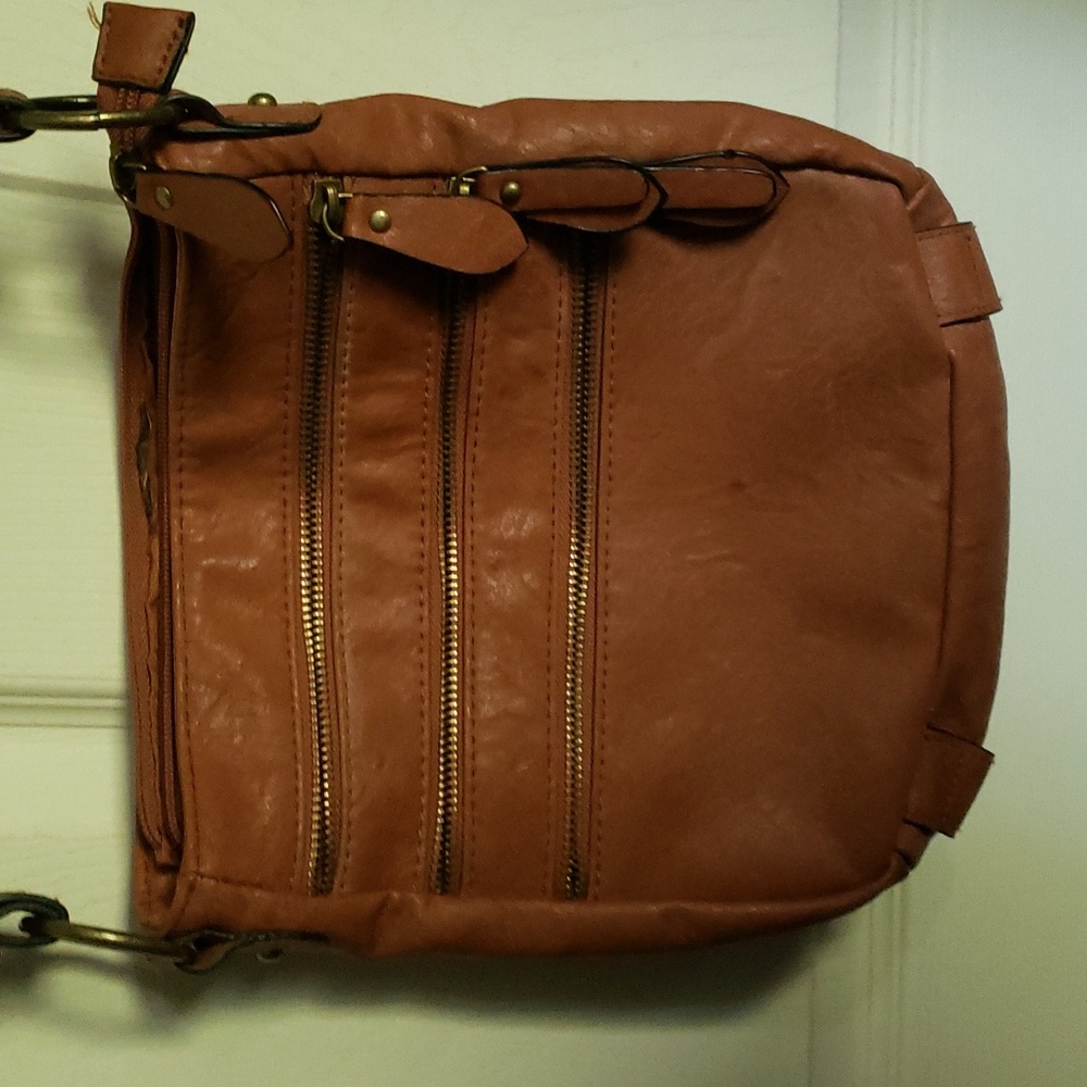 BEUNO Tan Leather Crossbody Purse